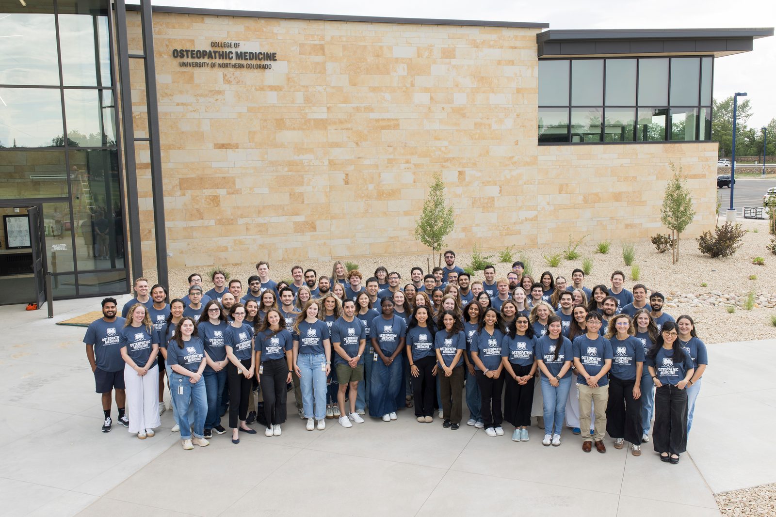 Eric's class gathered outside the UNC College of Osteopathic Medicine building